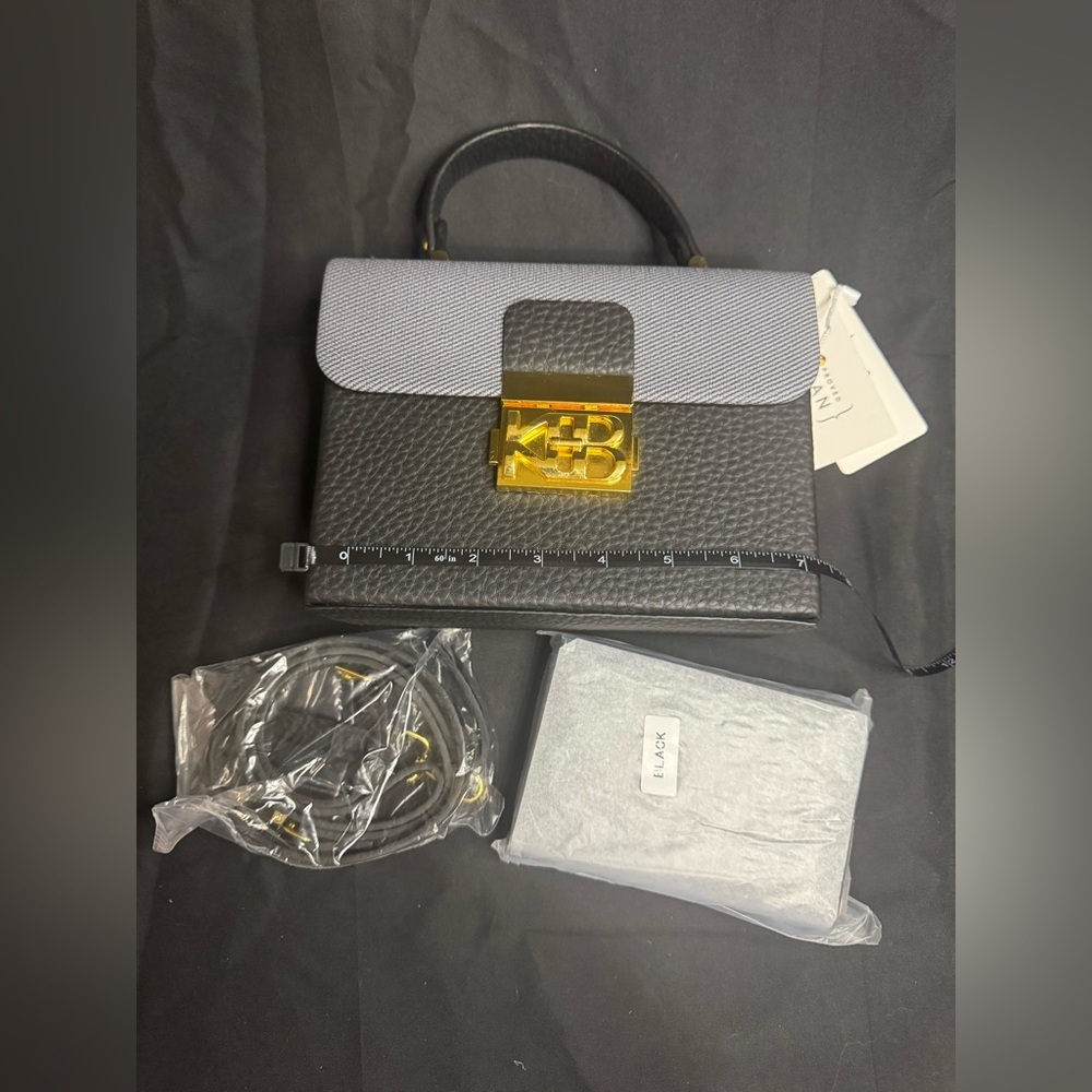 Elegant Gray and Black Handbag - Picture 5 of 6